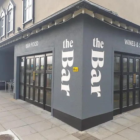 Отель The Parkavon 3*